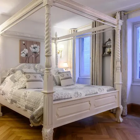 Bed & Breakfast Demeure D'antan - D'hotes 3*